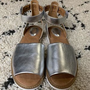 Wonen’s Clark’s Lydie Hala Sandal